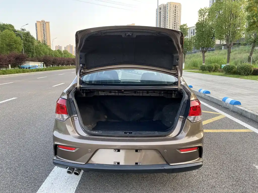 Soueast V5 Lingzhi 2018 — фото 13