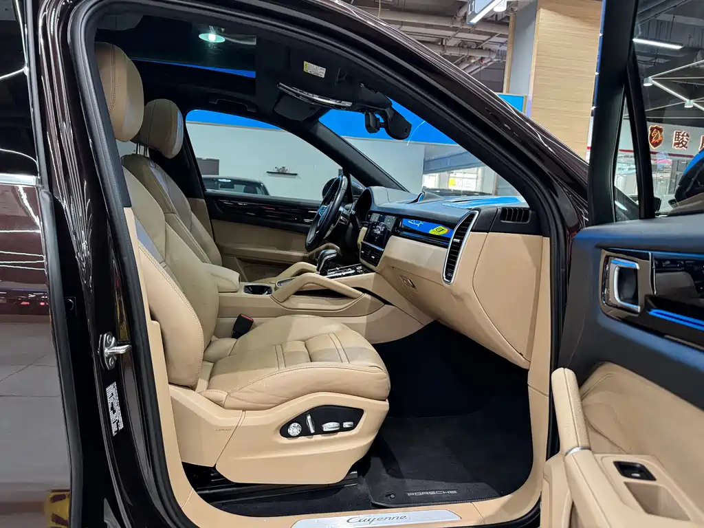 Porsche Cayenne 2018 — фото 10