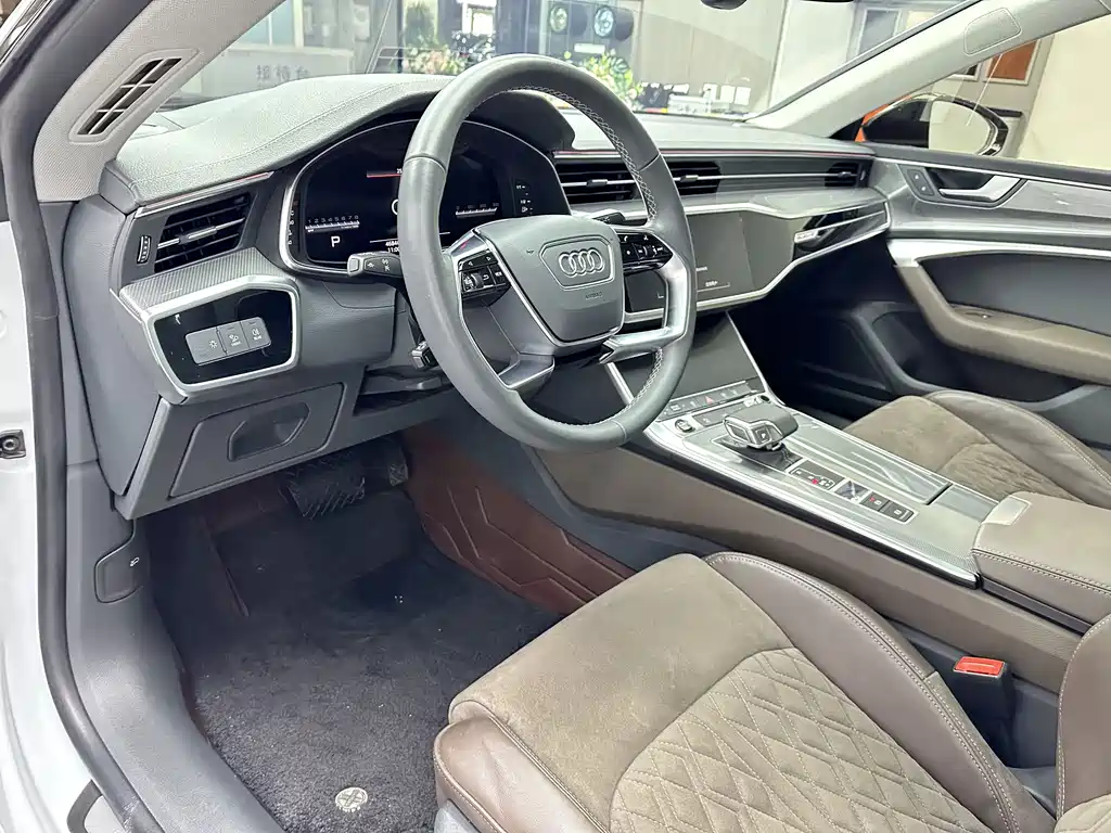 Audi A7L 2023 — фото 12