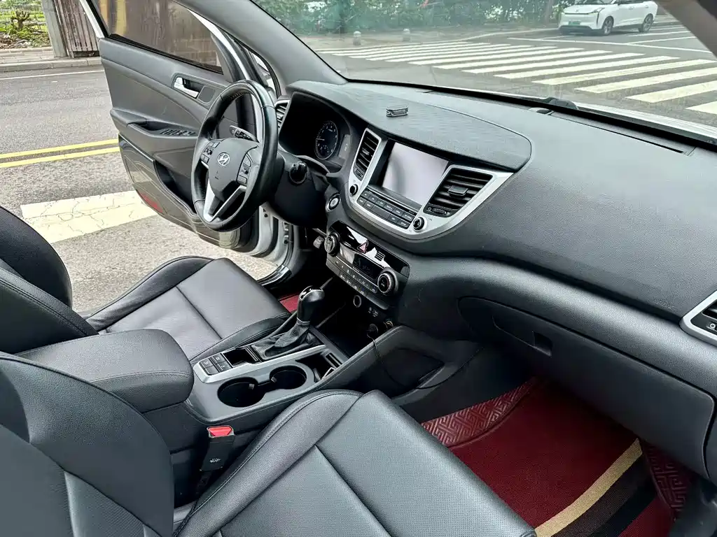 Hyundai Tucson 2018 — фото 9
