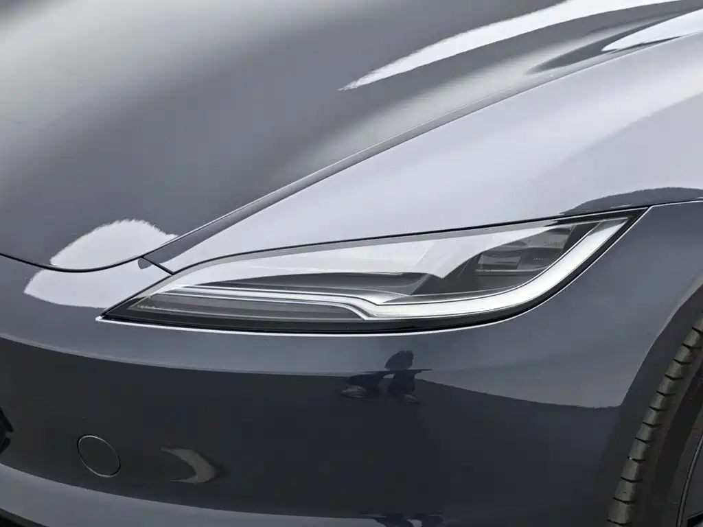 Tesla Model 3 2024 — фото 17