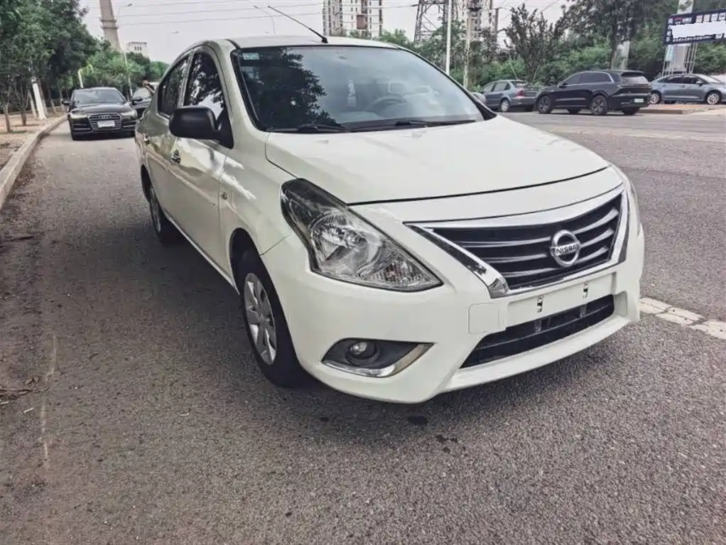 Nissan Sunny 2016