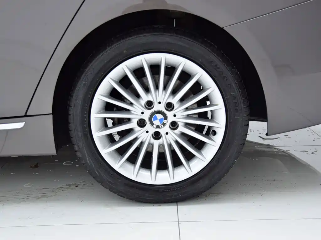 BMW 3 Series 2015 — фото 19