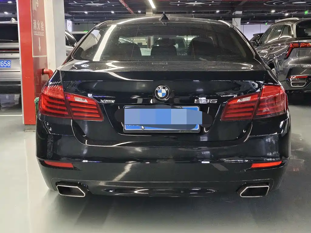 BMW 5 Series 2015 — фото 17