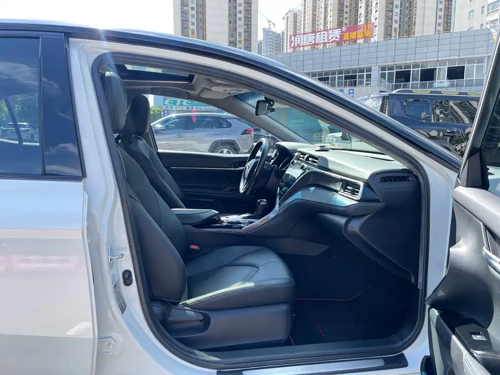 Toyota Camry 2021 — фото 15