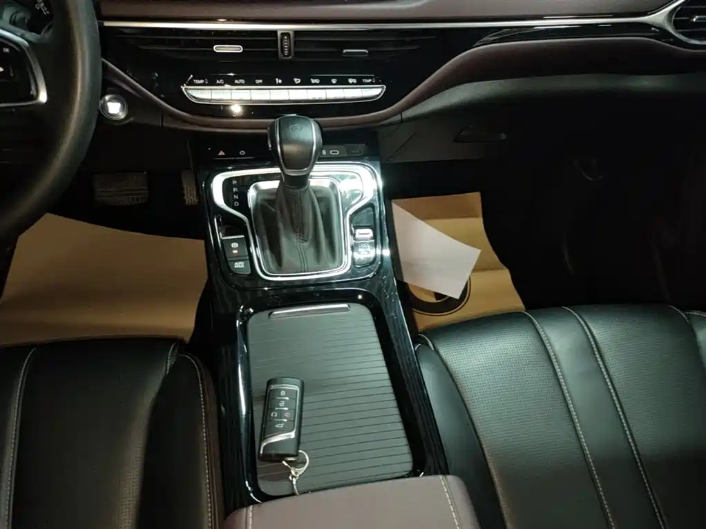 GAC Motor Trumpchi M6 2023 — фото 14