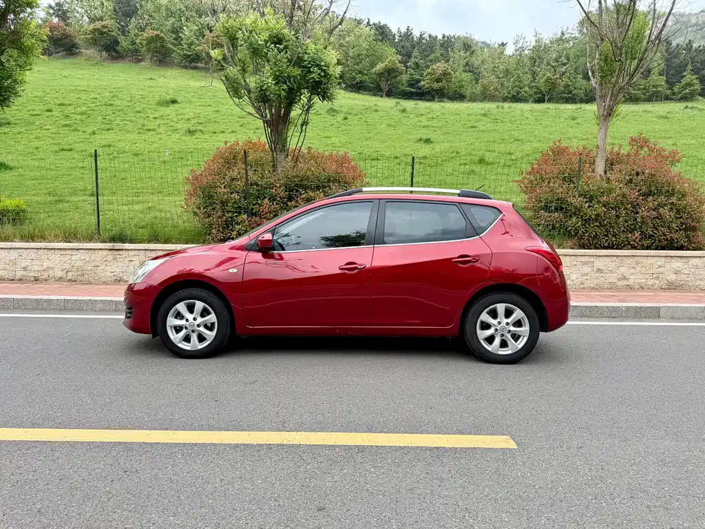 Nissan Tiida 2015 — фото 7