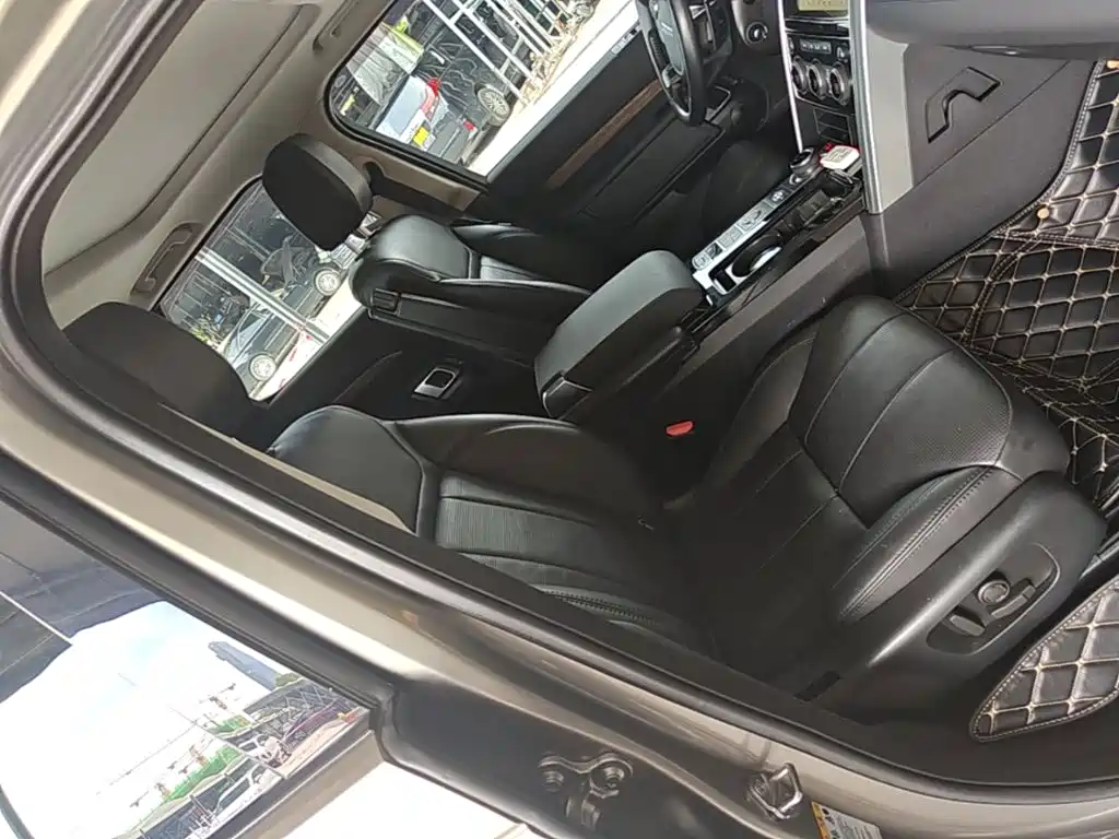 Land Rover Discovery 2019 — фото 25