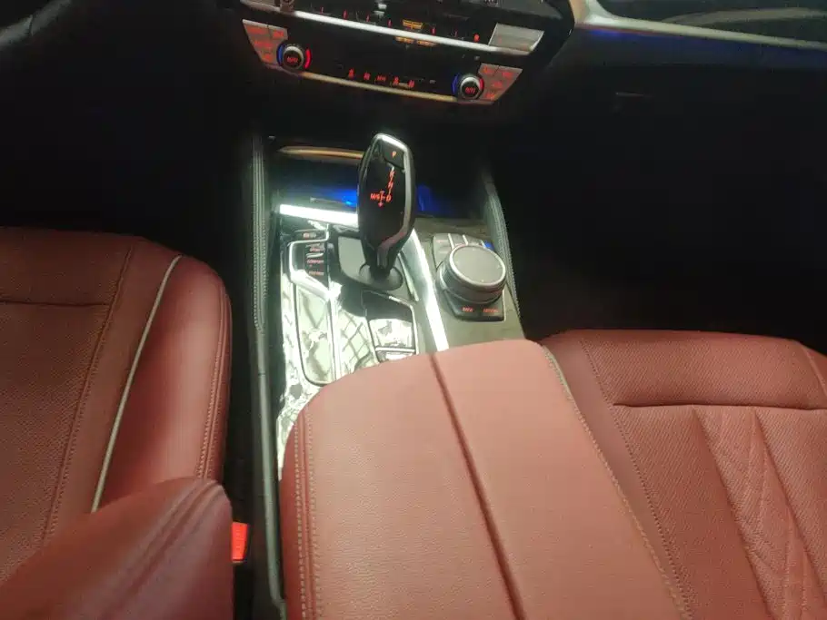 BMW 5 Series 2023 — фото 16