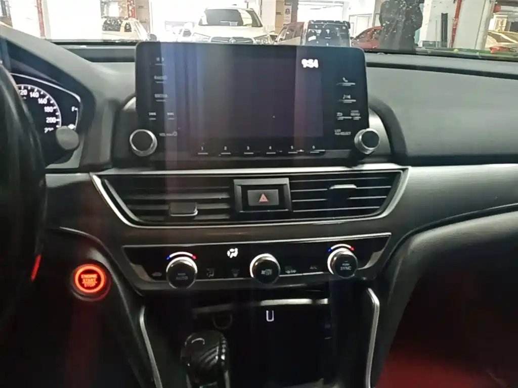 Honda Accord 2019 — фото 13