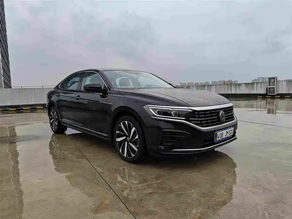 Volkswagen Passat 2024