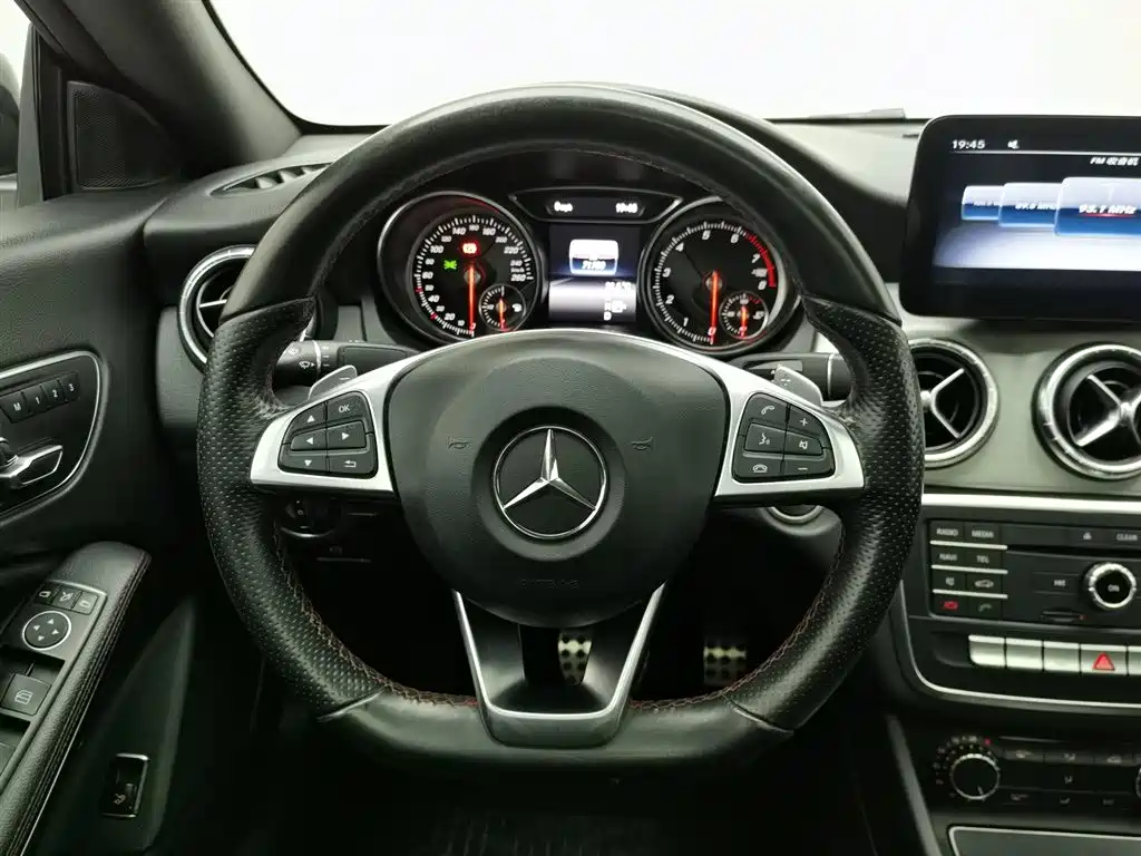Mercedes-Benz CLA 2017 — фото 11