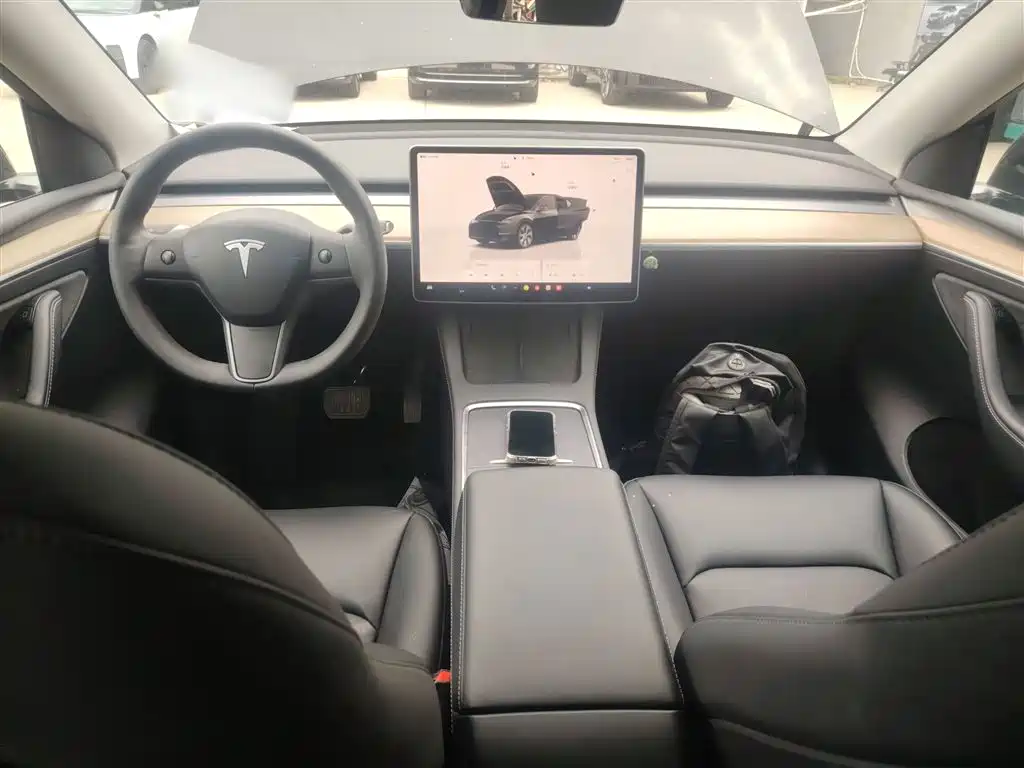 Tesla Model Y 2022 — фото 10