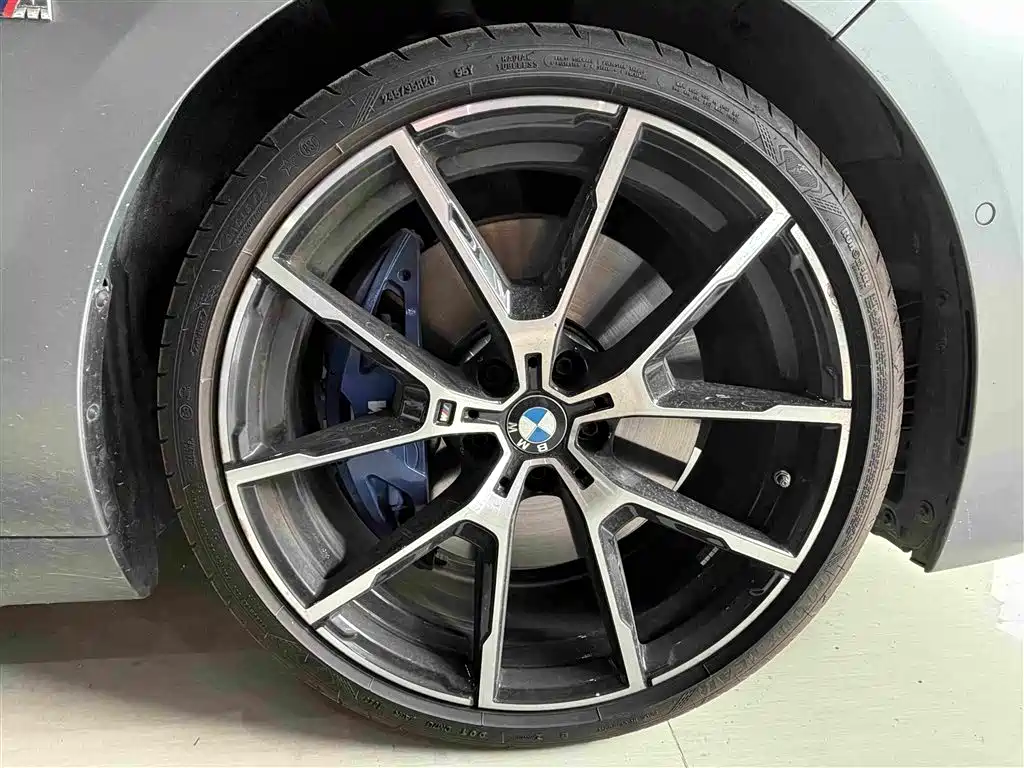 BMW 8 Series 2024 — фото 17