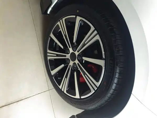 Geely Xingrui 2025