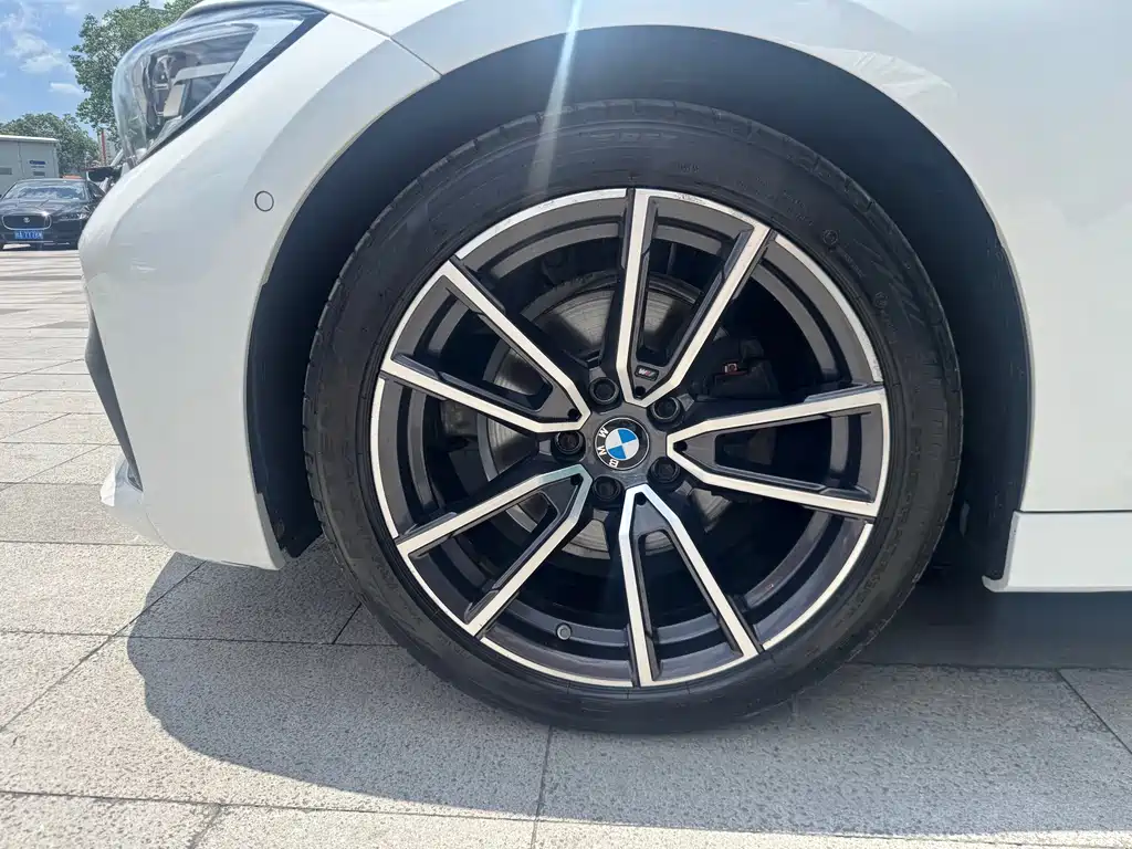 BMW 3 Series 2021 — фото 10