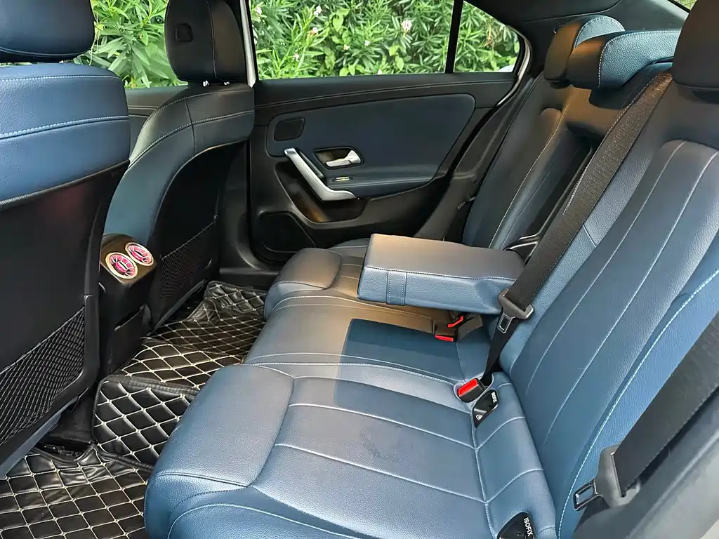 Mercedes-Benz A-Class 2019 — фото 20