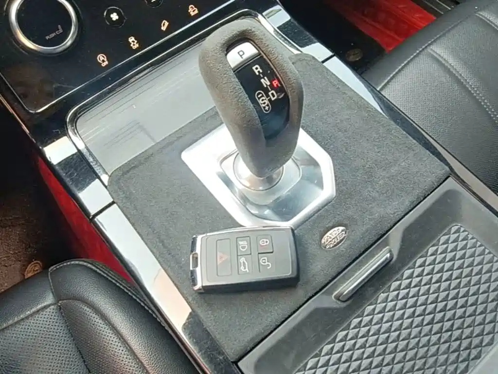Land Rover Evoque 2020 — фото 14