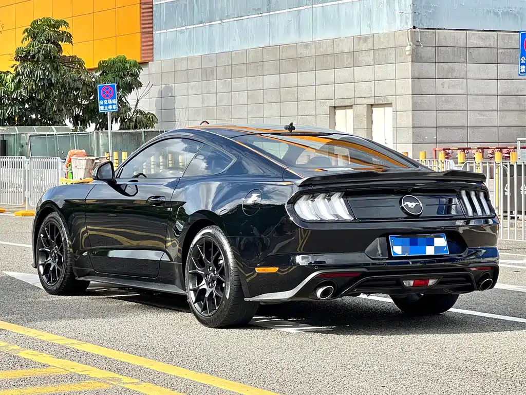Ford Mustang 2020 — фото 11