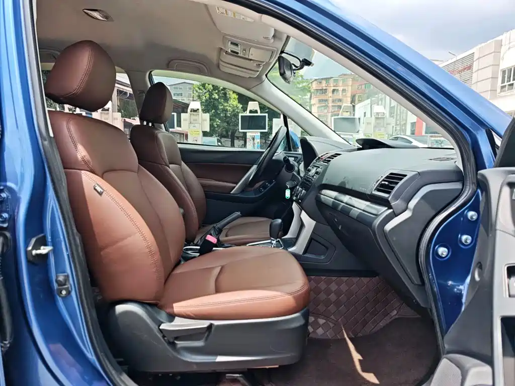 Subaru Forester 2015 — фото 20