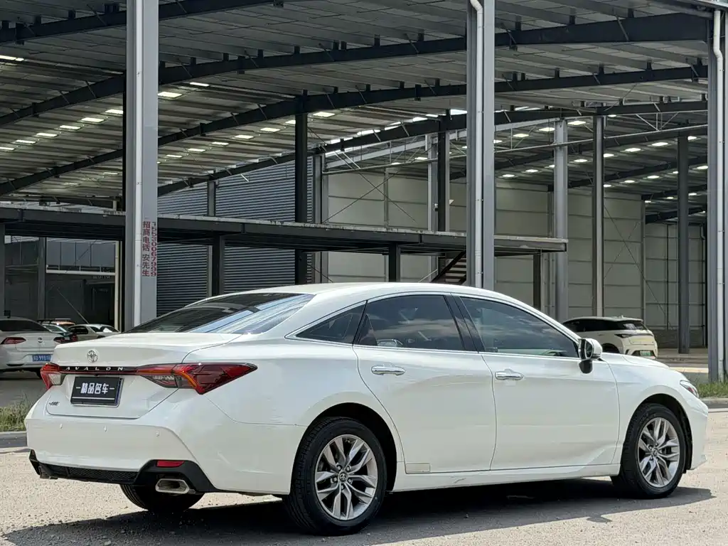 Toyota Avalon 2020 — фото 10