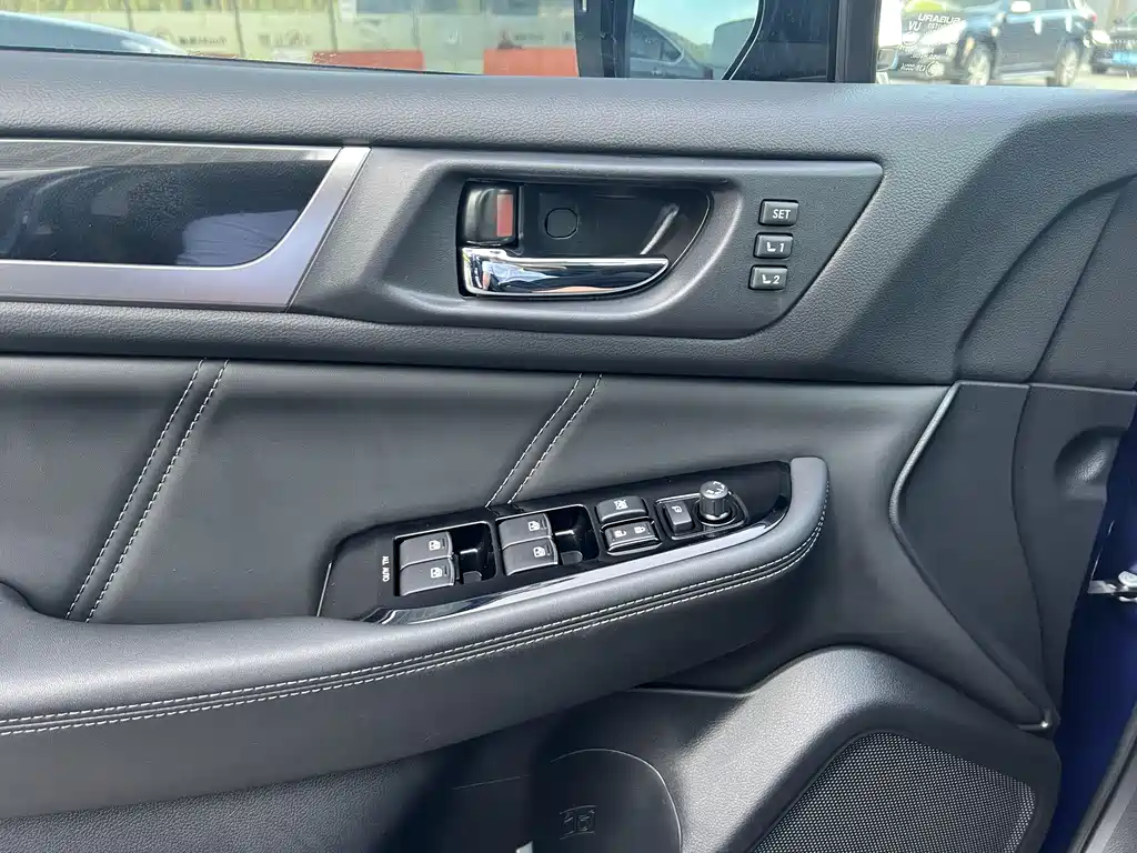 Subaru Legacy 2017 — фото 17