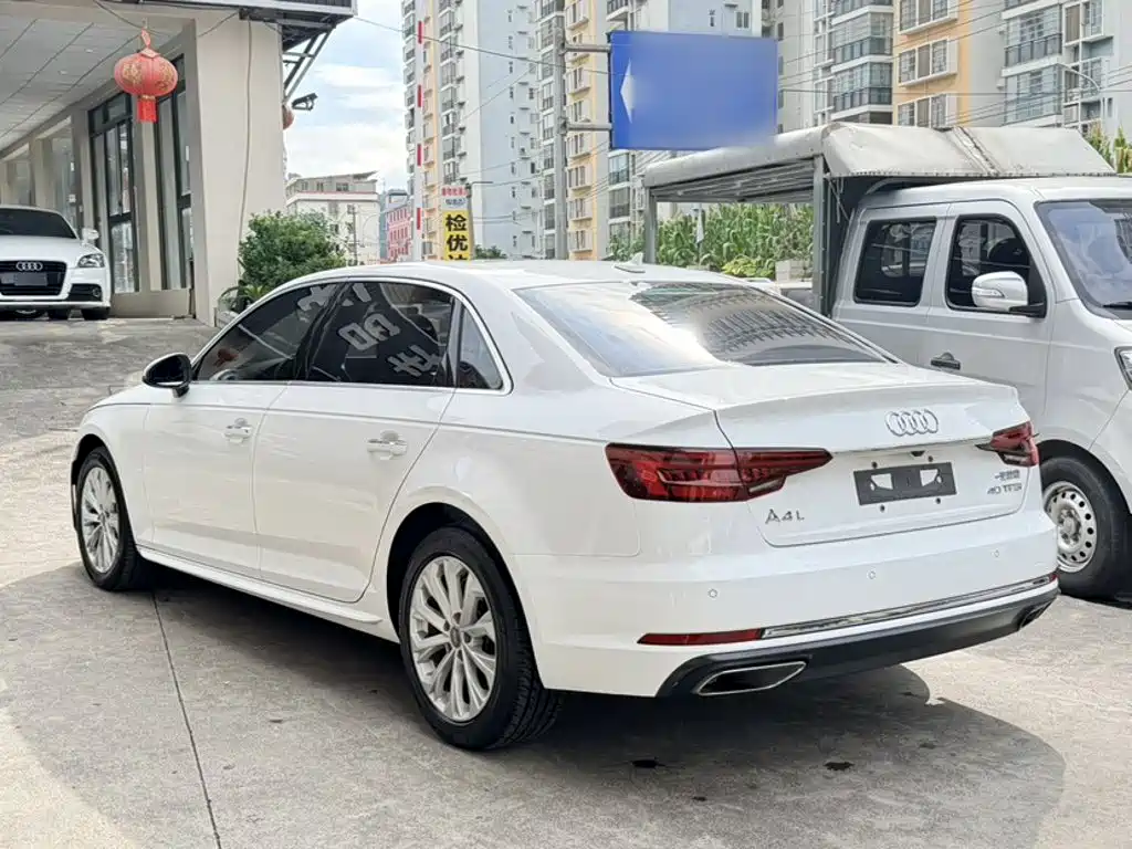 Audi A4L 2019