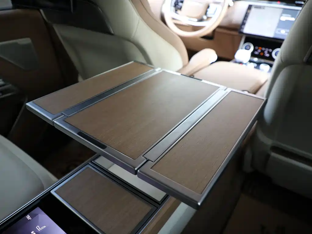 Land Rover Range Rover 2023 — фото 16