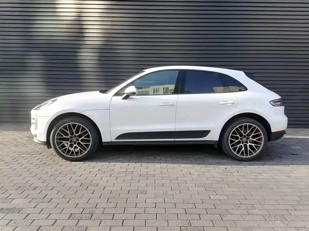 Porsche Macan 2018 — фото 18