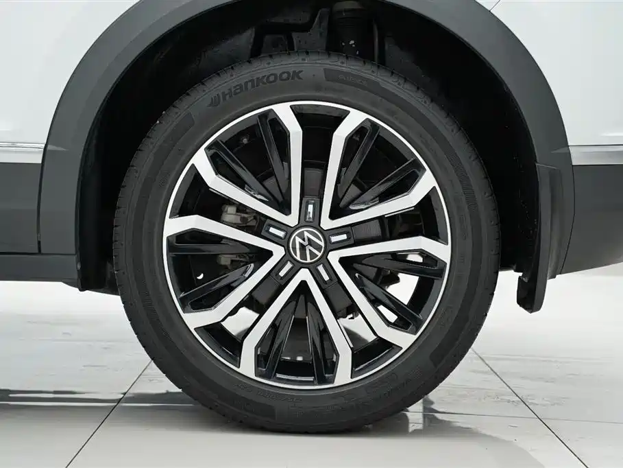 Volkswagen T-Roc 2023 — фото 32