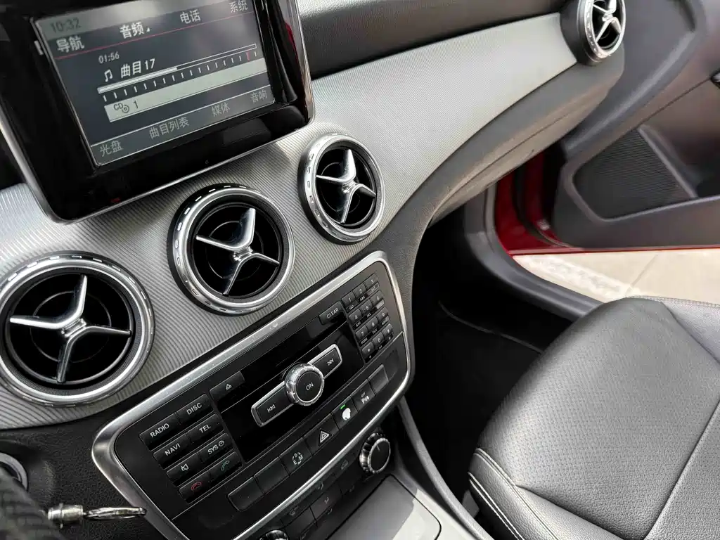 Mercedes-Benz GLA 2015 — фото 13