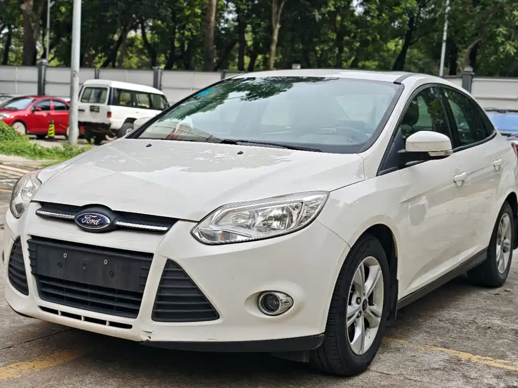Ford Focus 2014 — фото 1