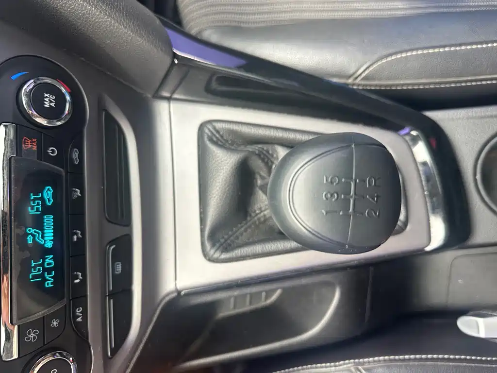 Ford Focus 2015 — фото 23