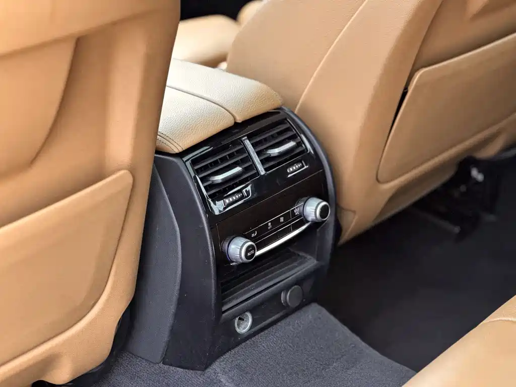 BMW 6 Series GT 2019 — фото 14