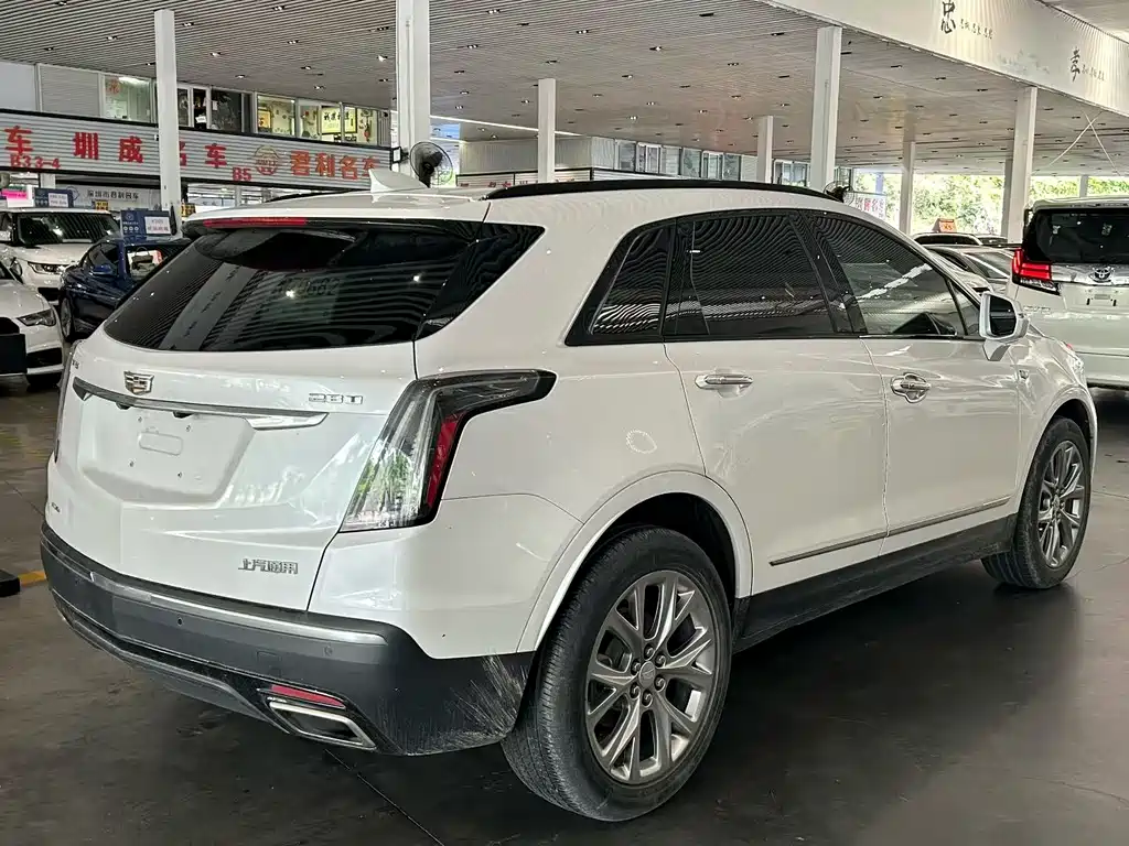 Cadillac XT5 2020 — фото 8