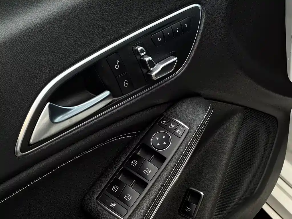 Mercedes-Benz CLA 2018 — фото 13