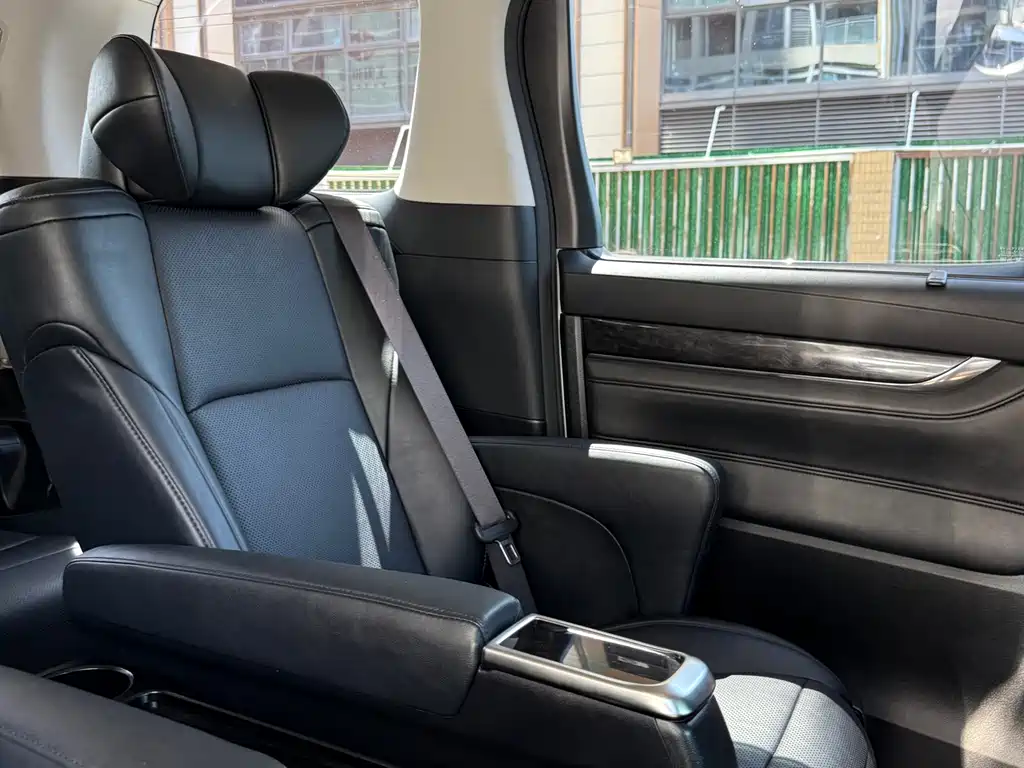 Toyota Vellfire 2019 — фото 15