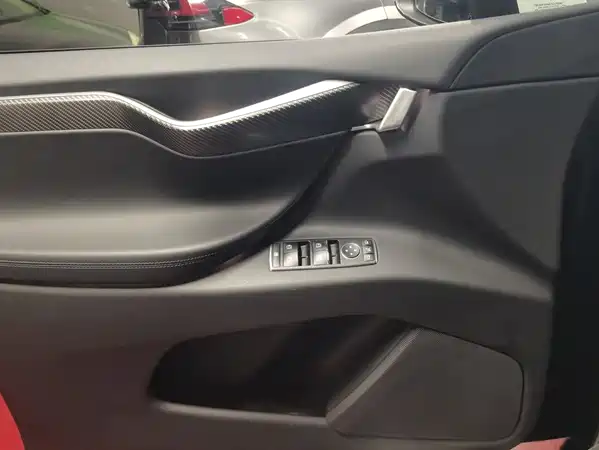 Tesla Model X 2019