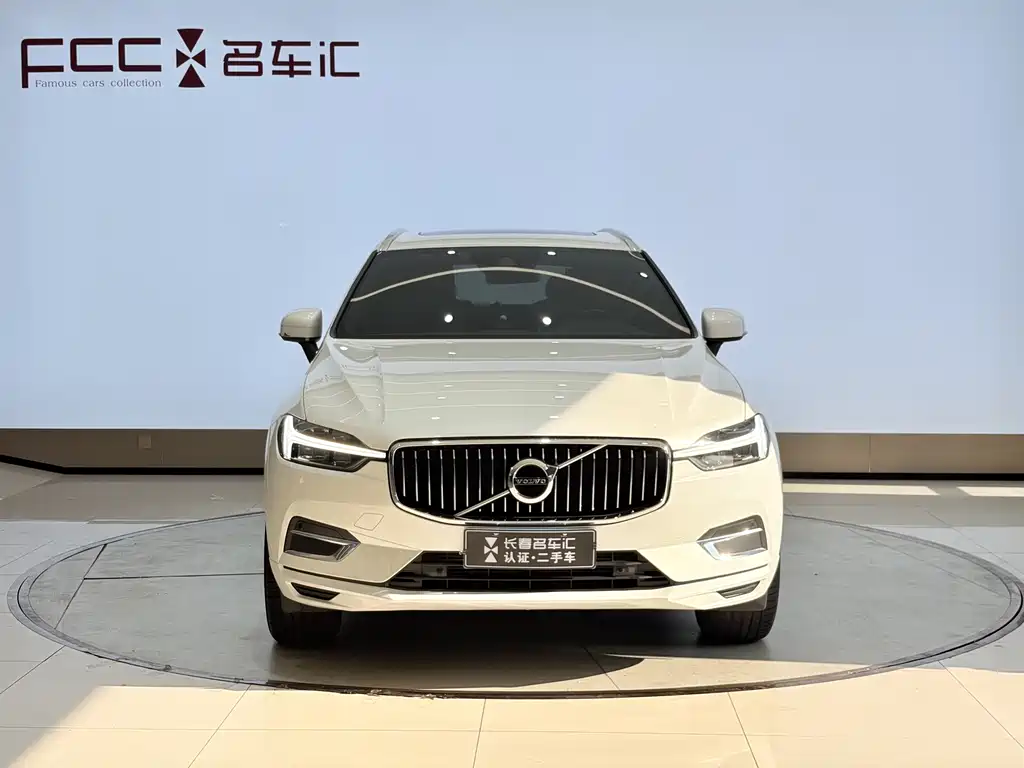 Volvo XC60 2021 — фото 2