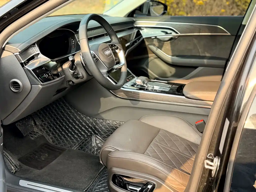Audi A8 2022