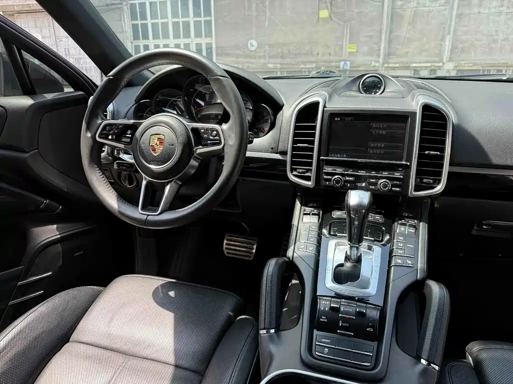 Porsche Cayenne 2014 — фото 17
