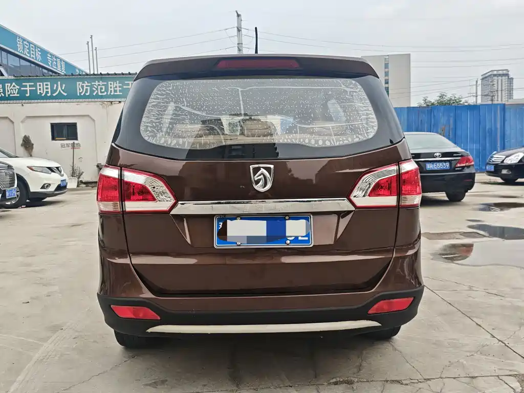 Baojun 730 2015
