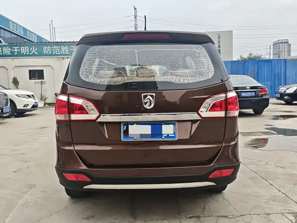 Baojun 730 2015