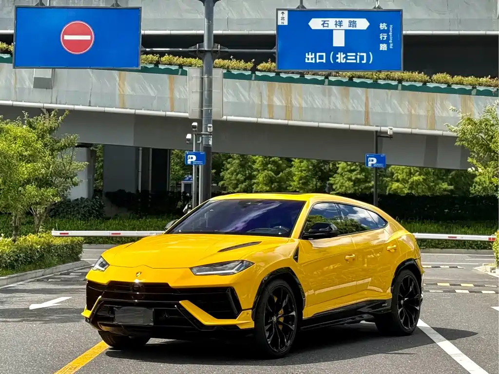 Lamborghini Urus 2023 — фото 3