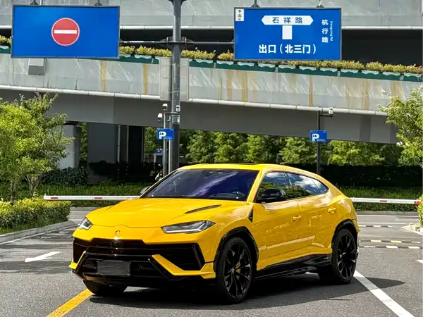 Lamborghini Urus 2023