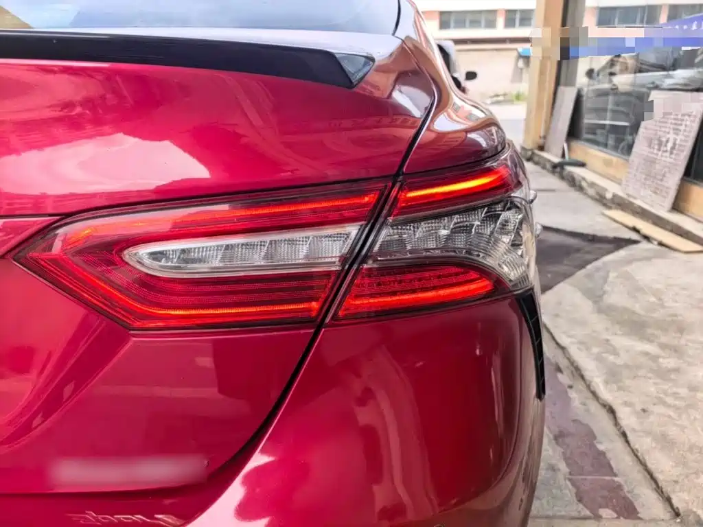 Toyota Camry 2019 — фото 8