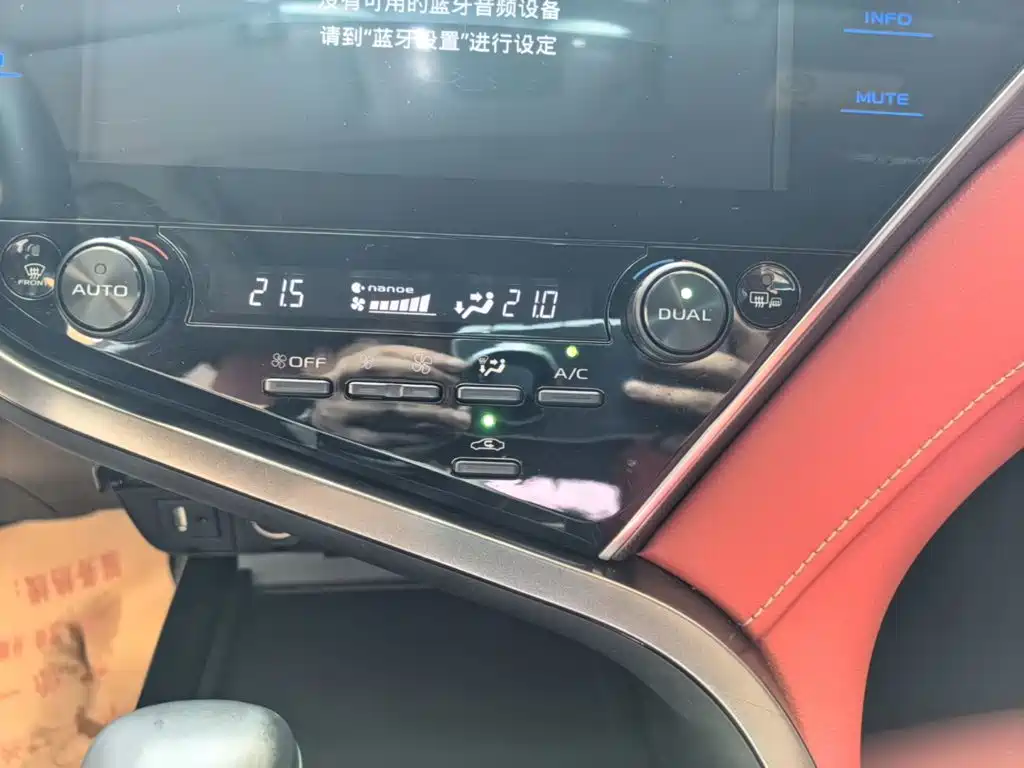Toyota Camry 2019 — фото 13