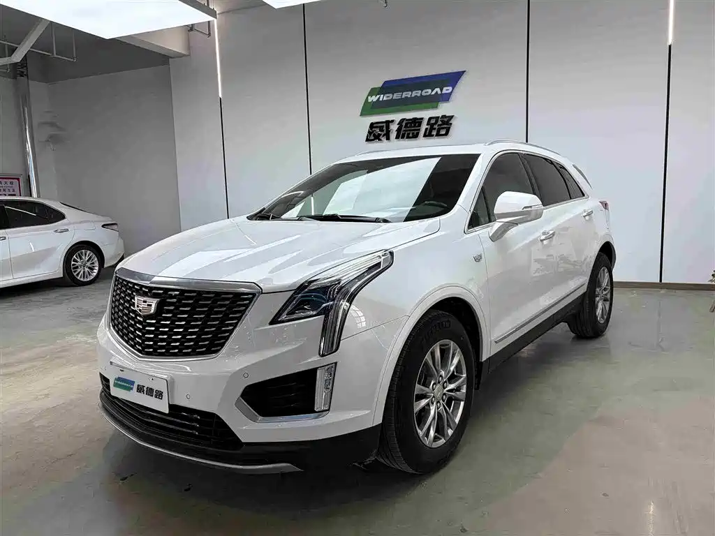 Cadillac XT5 2021 — фото 1