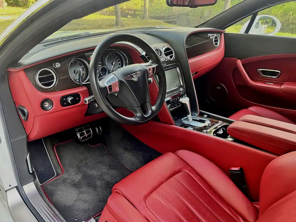 Bentley Continental 2014 — фото 12