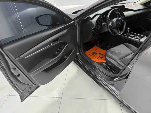 Mazda 3 Axela 2022
